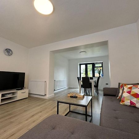 Superb Cozy House In Warrington Villa Eksteriør bilde